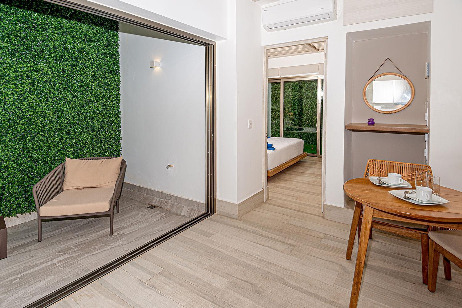 Mayan Monk Suites Плая дел Кармен Екстериор снимка